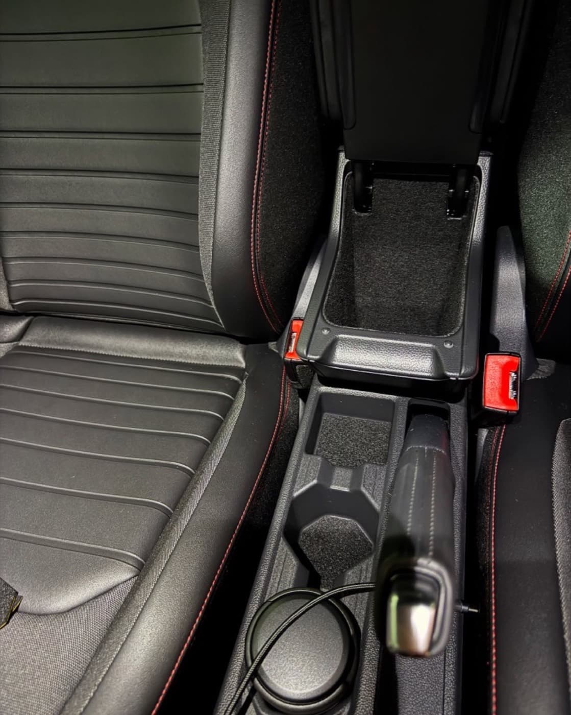 Kit Revestimento Interno — Polo — Base dos porta-copos e bandeja do console